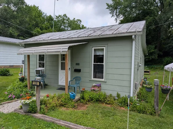 228 W Elm St, Mount Gilead, OH 43338