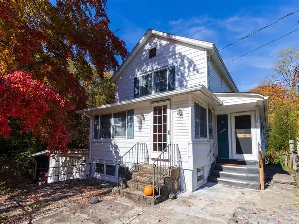 16 Howland Avenue, Rhinecliff, NY 12574