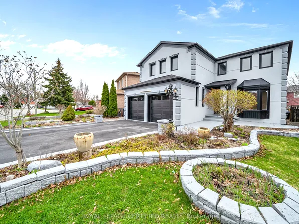 6062 Prairie Cir, Mississauga, ON L5N 5Z5