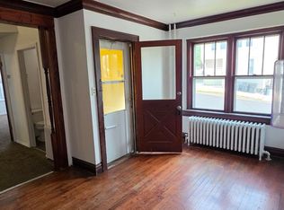 2104 W 4th St APT 1, Duluth, MN 55806