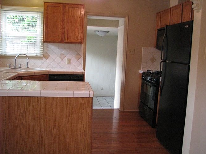 1st image of 2818 N Thorne Ave