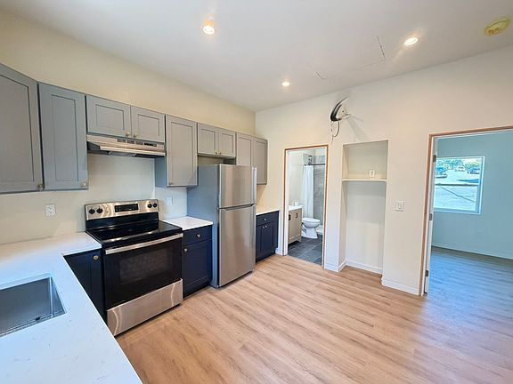 2nd image of 3901 Manzanita Dr #D