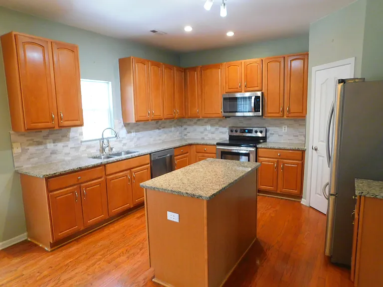 13008 Greencreek Dr — Photo 9