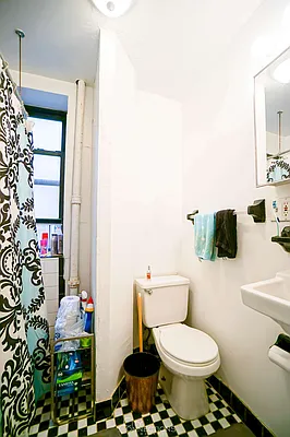 Rented by City Connections Realty | media 36