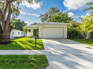 241 SW 4th St, Dania, FL 33004
