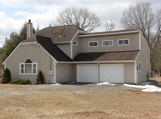 360 Old Colchester Rd, Amston, CT 06231