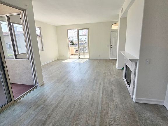 5th image of 969 Sapphire St