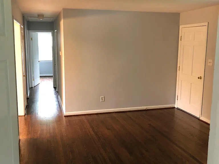 7992 Willow Ave — Photo 6