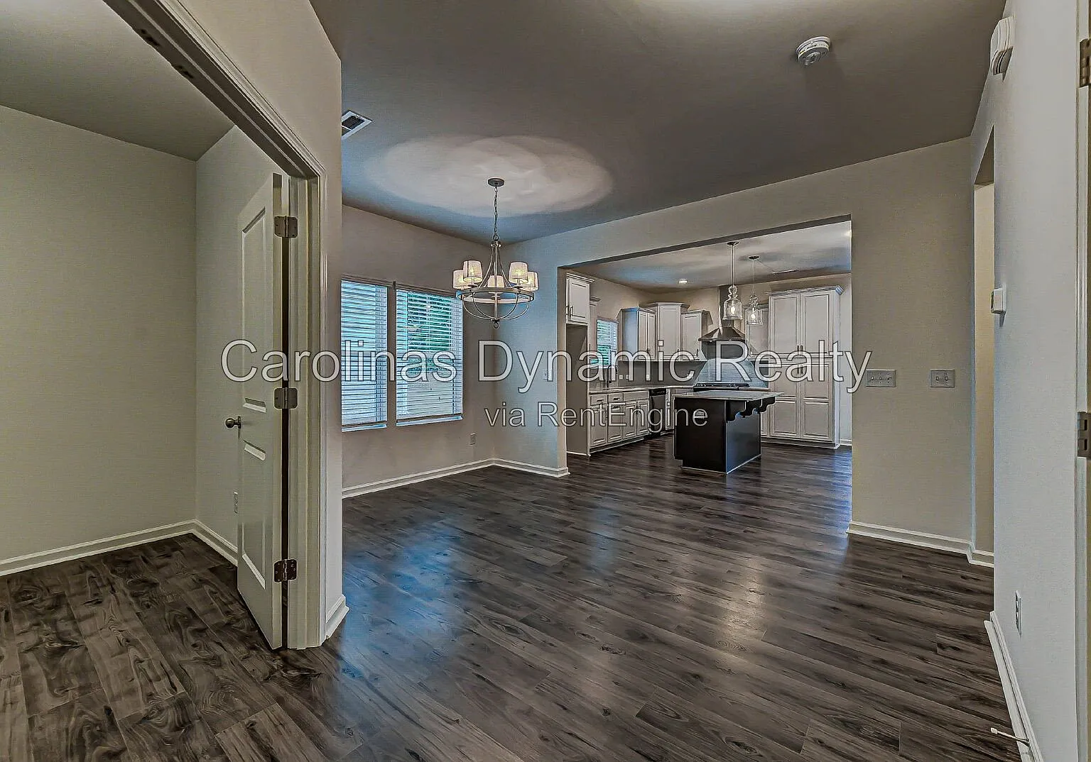 4 bed, 2.5 bath, 2200 sqft, $2,500 — Photo 2