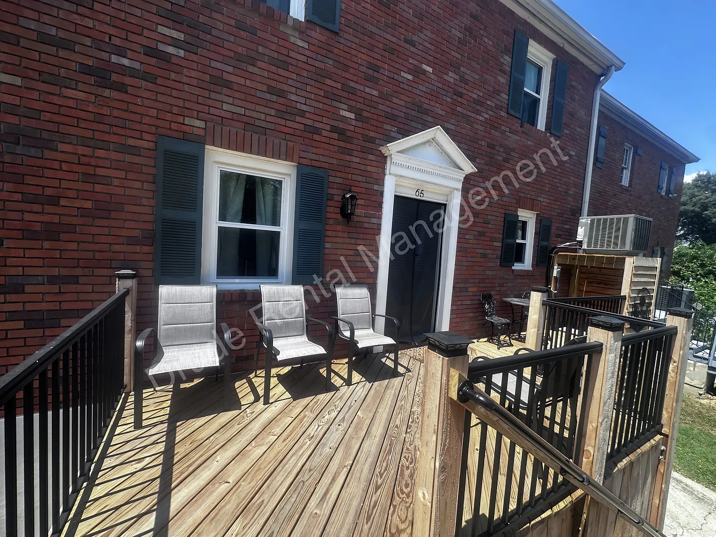 Beautiful Condo — Photo 2