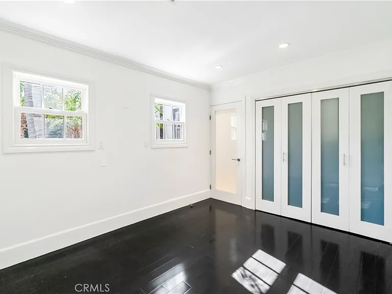 432 S Orange Dr — Photo 24