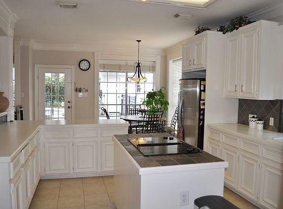 4th image of 2218 Westshore Dr