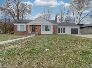 16975 W Fourteen Mile Rd, Beverly Hills, MI 48025