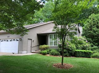 3698 Arborway Dr, Norton Shores, MI 49441