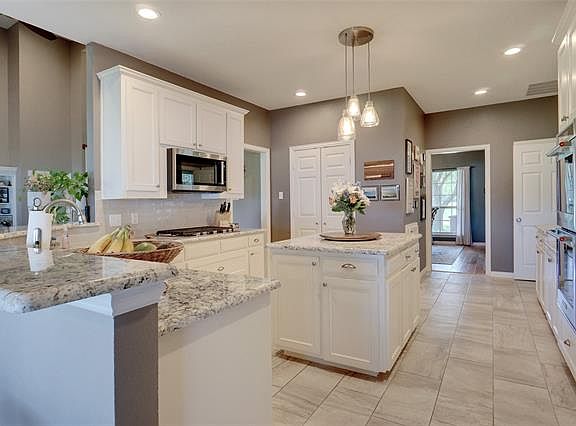 4th image of 13225 Thornton Dr