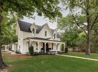 300 E Division St, Pilot Point, TX 76258