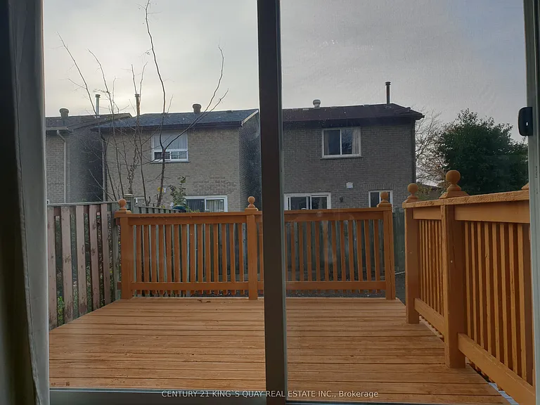 90 Appleby Cres #UL — Photo 9
