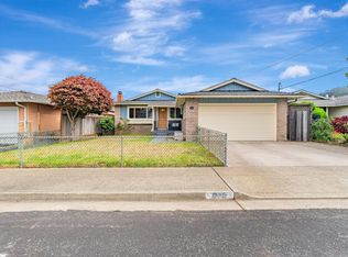 819 Standish Rd, Pacifica, CA 94044