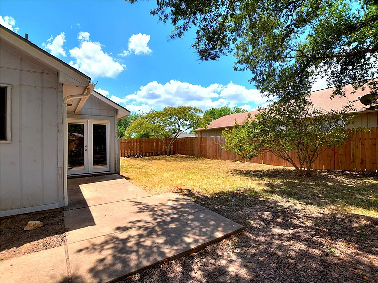 813 Primrose Ln — Photo 29