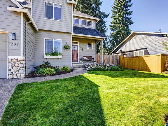 2nd image of 207 Sweden Cir