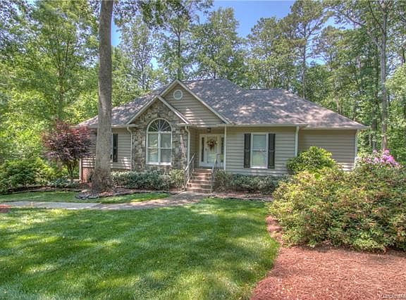 2nd image of 2833 Wimbledon Dr