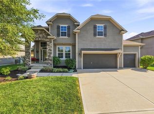 2776 W Sitka Dr, Olathe, KS 66061