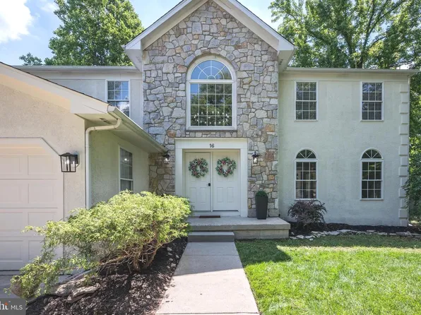 16 Armitage Ct, Sewell, NJ 08080