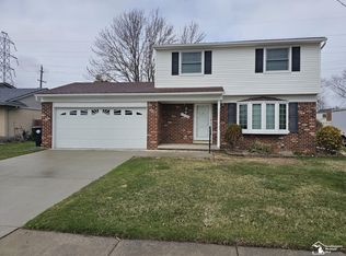 22534 Provincial St, Woodhaven, MI