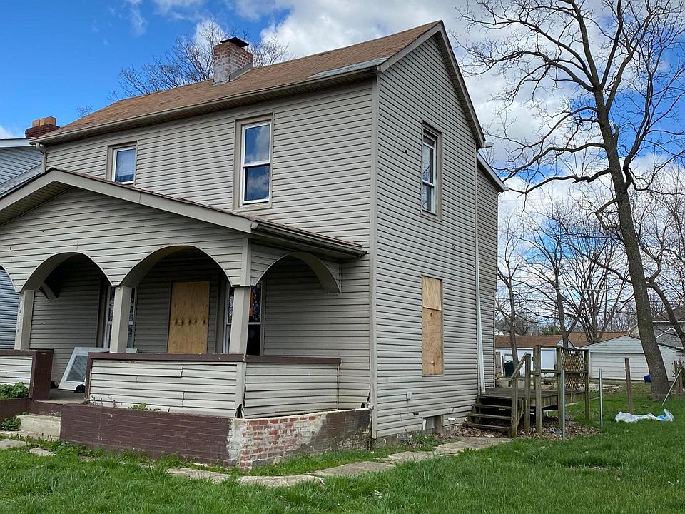 2nd image of 1384 Genessee Ave