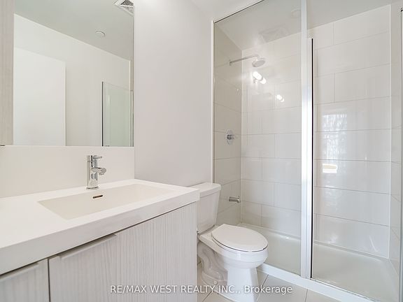 5th image of 225 Sumach St #1511