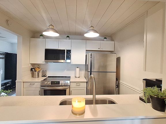 2nd image of 217 N Myrtle St. #1