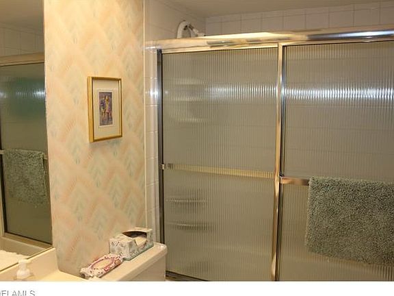 5th image of 823 Tanbark Dr APT 203