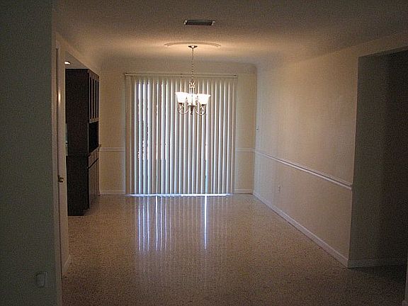 5th image of 609 Prairie Lake Dr