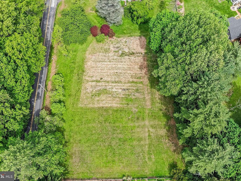 1st image of 511 Walnut Hill Rd