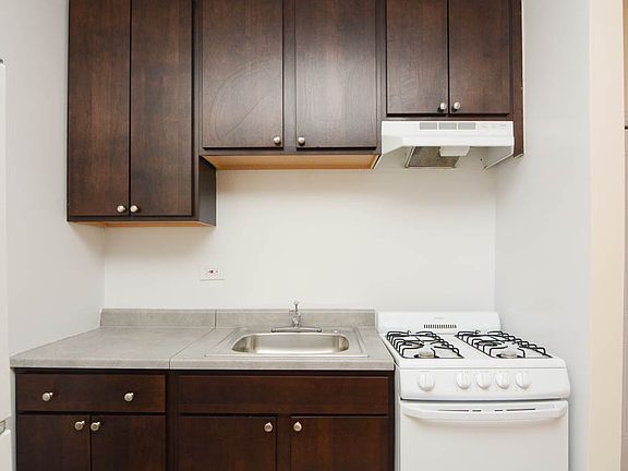 2nd image of 2737 N Spaulding Ave #712