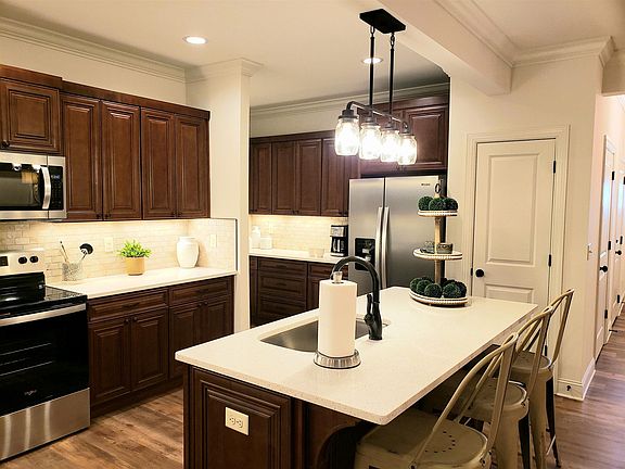 2nd image of 141 Brownstone Dr