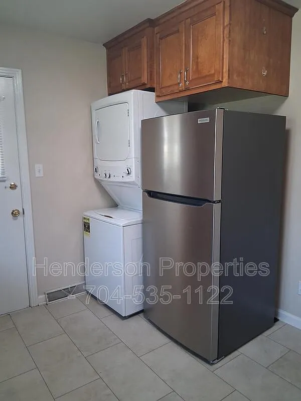 2 bed, 1.0 bath, 1000 sqft, $1,250 — Photo 4