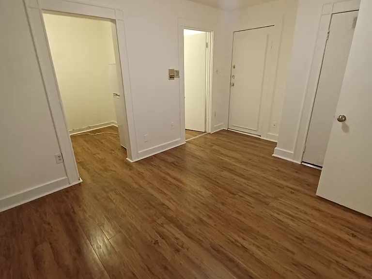 Ansonia Apartments — Photo 27