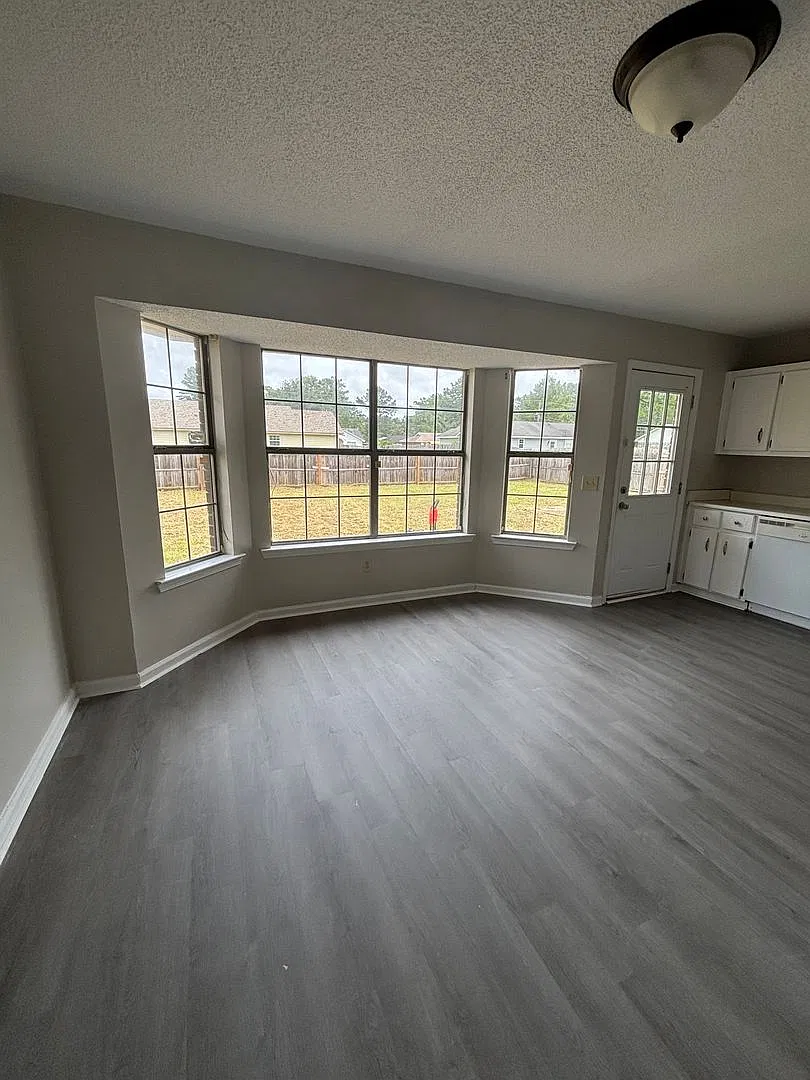 For Rent — Photo 4