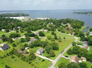 12290 Lakeview Manor Dr, Willis, TX 77318