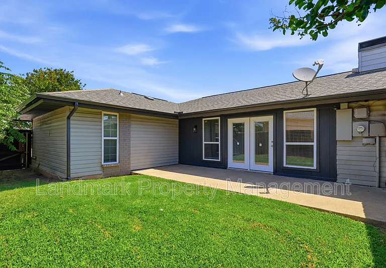 4351 Altamesa Blvd — Photo 27