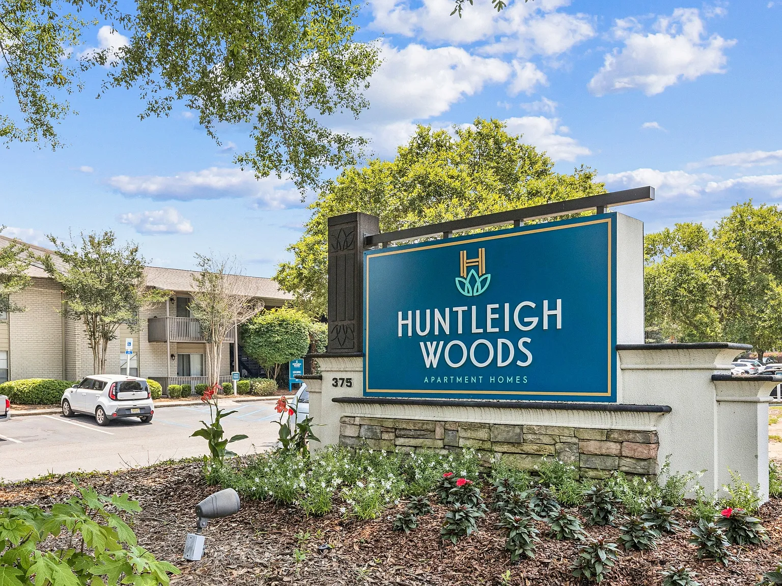 Huntleigh Woods — Photo 2