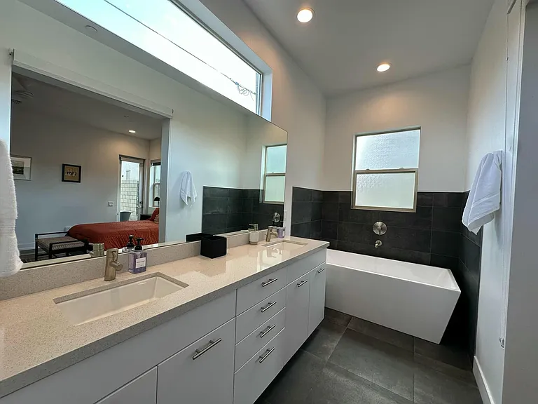 54620 Avenida Juarez — Photo 20