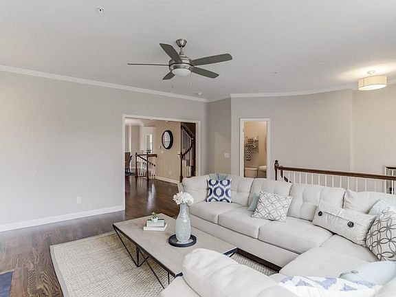 3rd image of 522 Micayne Cir SE #5