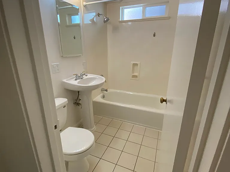 335 Adams St #4 — Photo 7