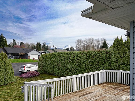 5th image of 10306 235th Avenue E