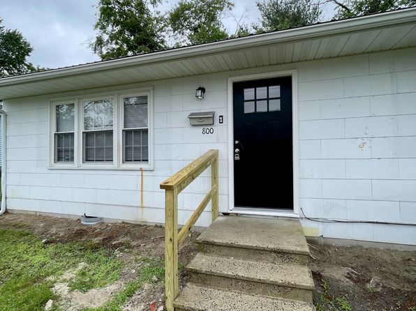 800 Priscilla St