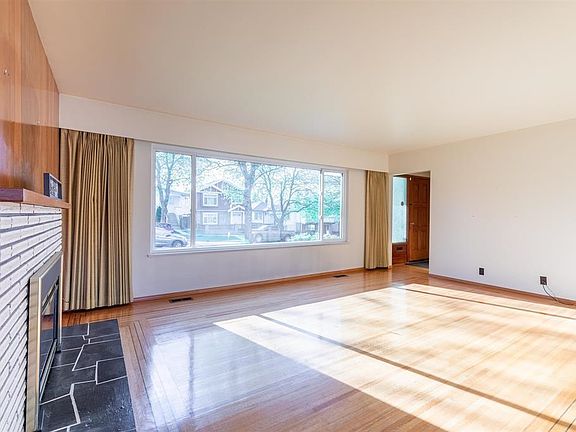 2nd image of 5482 Rhodes St