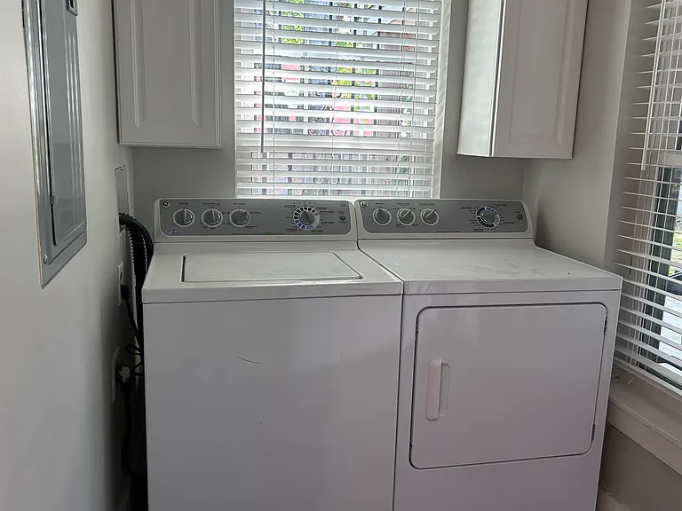 Washer & Dryer/Mudroom