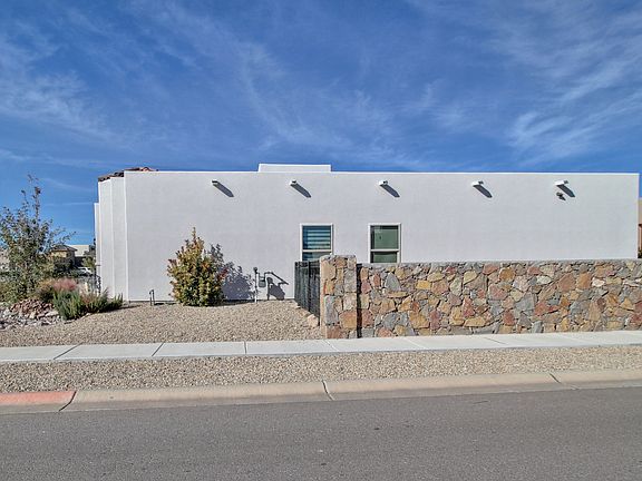 3rd image of 3711 Santa Adriana Ave